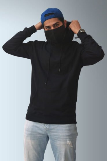 Black Hoodie Kommet