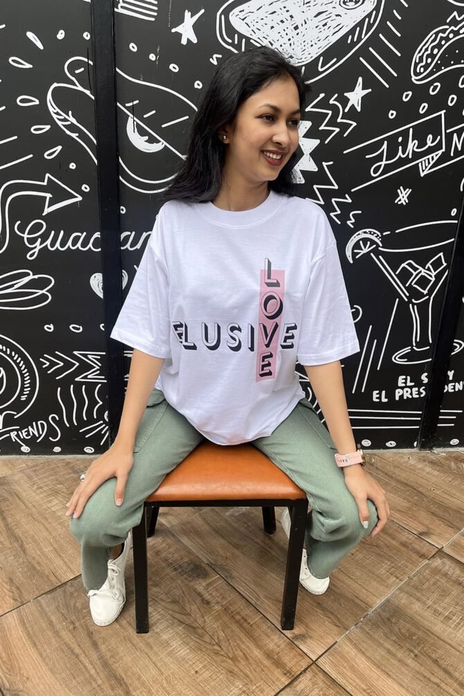 Elusive Love White Oversized T-shirt Kommet