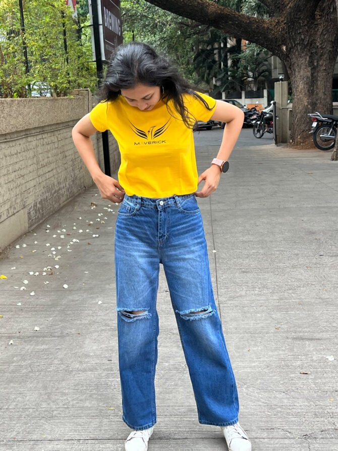 Maverick Yellow Crop Top Kommet