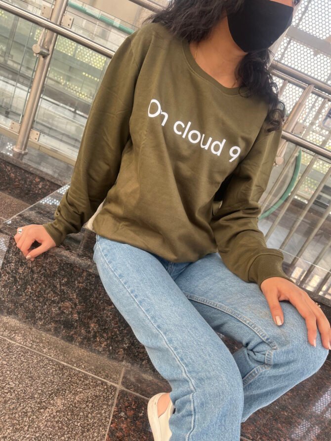 On cloud 9 IDIOM hoodie Kommet