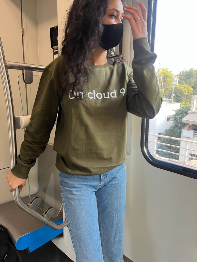 On cloud 9 IDIOM hoodie Kommet